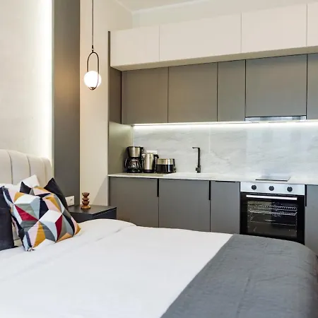 Sunny - Location - Charming Balcony *