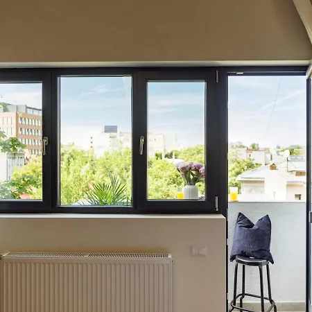 Sunny - Location - Charming Balcony *