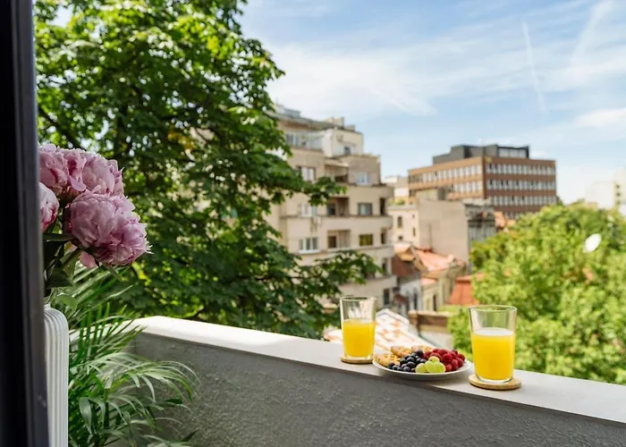 Sunny - Location - Charming Balcony Lejlighed