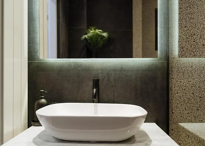 Sunny - Location - Charming Balcony Lejlighed