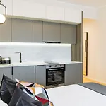 Sunny - Location - Charming Balcony Apartment Bucharest