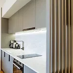 Apartment Sunny - Location - Charming Balcony Bucharest