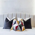 Sunny - Location - Charming Balcony Apartment *