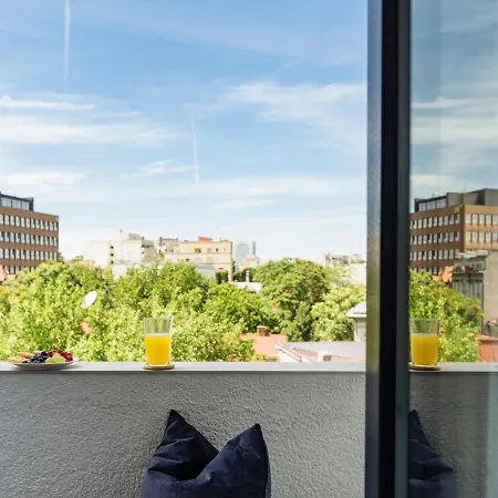 Sunny - Location - Charming Balcony Διαμέρισμα *