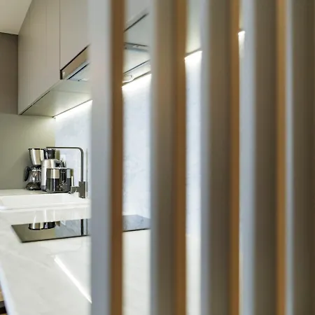 Sunny - Location - Charming Balcony * Bükreş