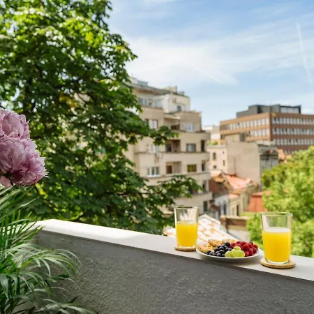 Sunny - Location - Charming Balcony Apartment