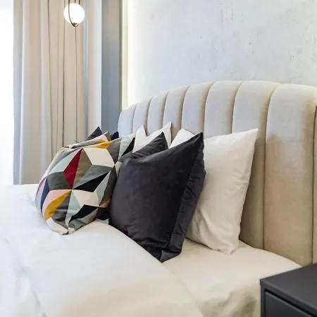 Sunny - Location - Charming Balcony Daire *