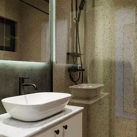 Sunny - Location - Charming Balcony Βουκουρέστι