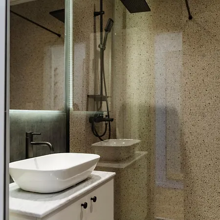 Sunny - Location - Charming Balcony