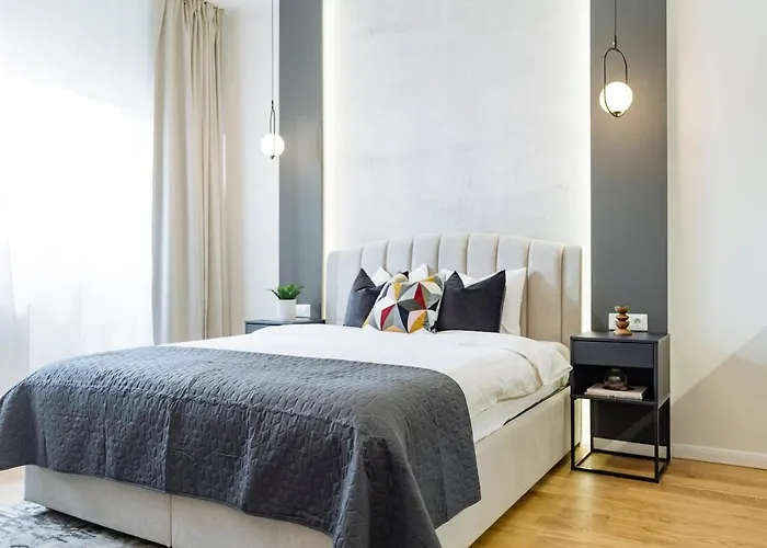 Sunny - Location - Charming Balcony Apartment Bucharest