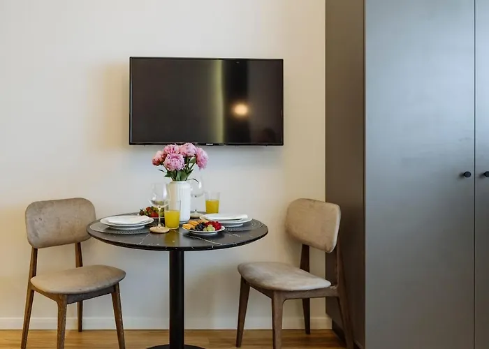 Apartment Sunny - Location - Charming Balcony Bucharest