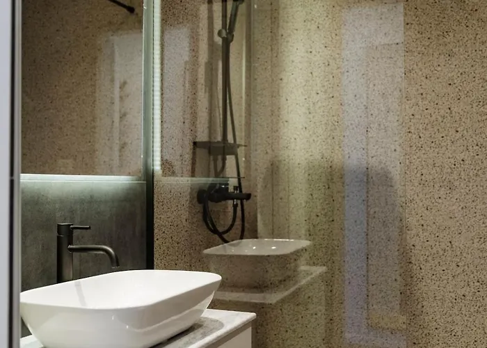 Sunny - Location - Charming Balcony