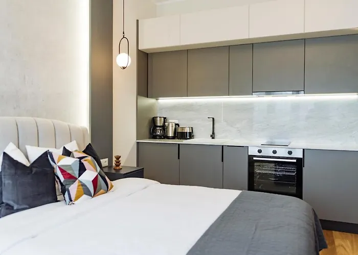 Sunny - Location - Charming Balcony *