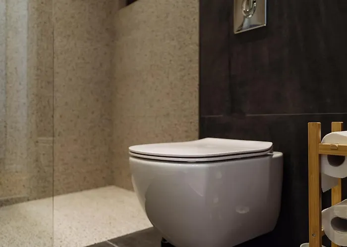 Sunny - Location - Charming Balcony