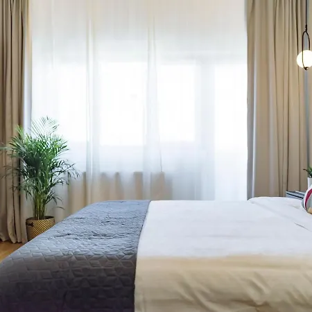 Apartment Sunny - Location - Charming Balcony Bucharest